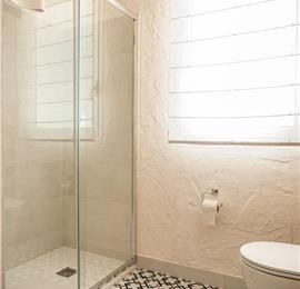 2 bedroom villa with infinity pool, near Alcamo, sleeps 4-5